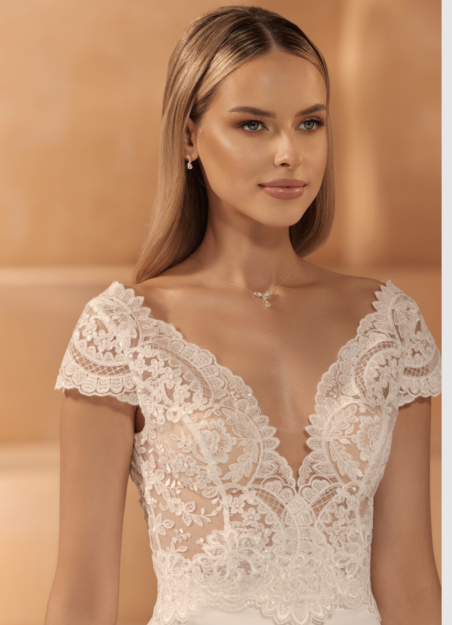 Short-sleeved Lace Bridal top -E426