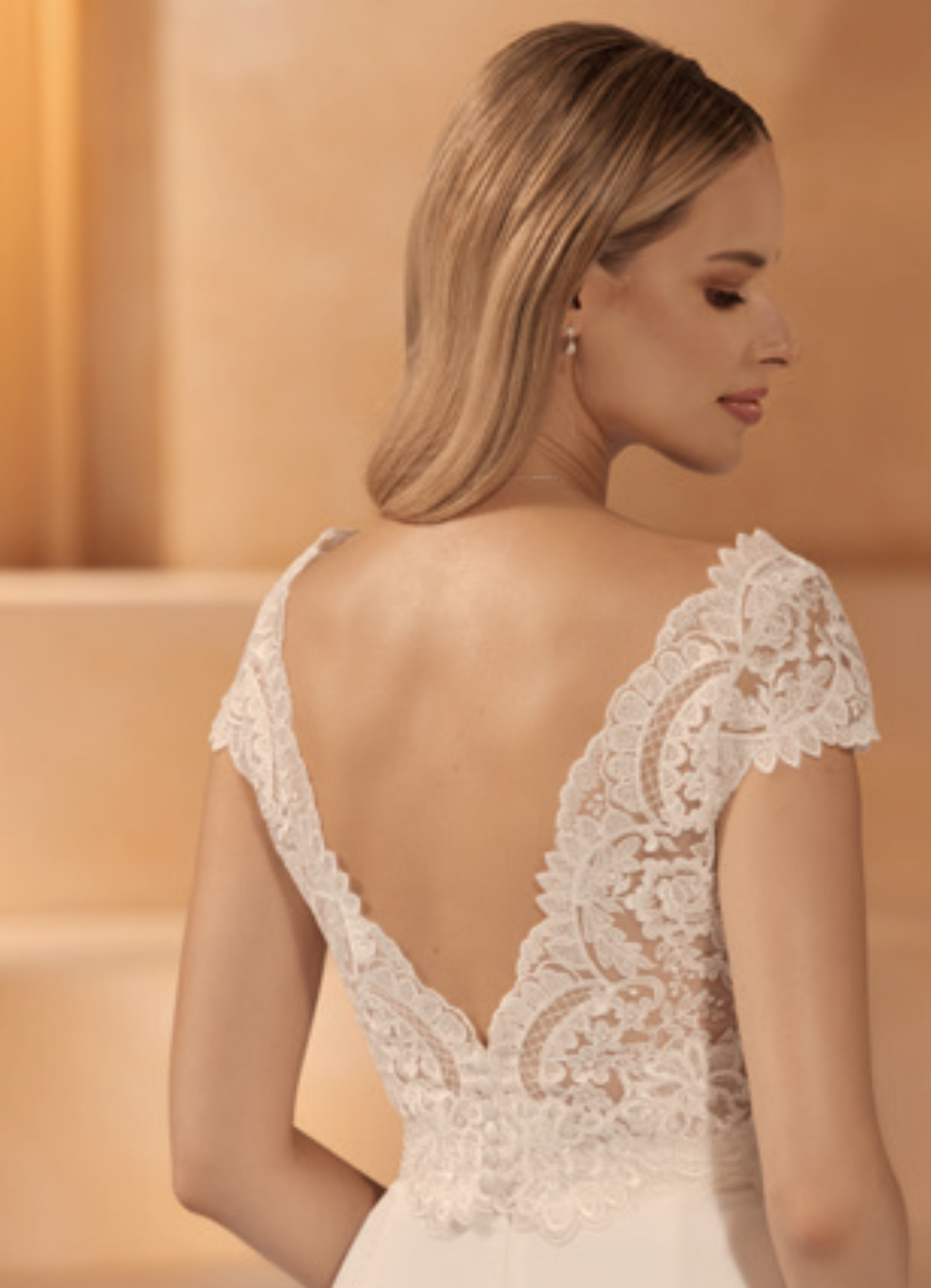 Short-sleeved Lace Bridal top -E426