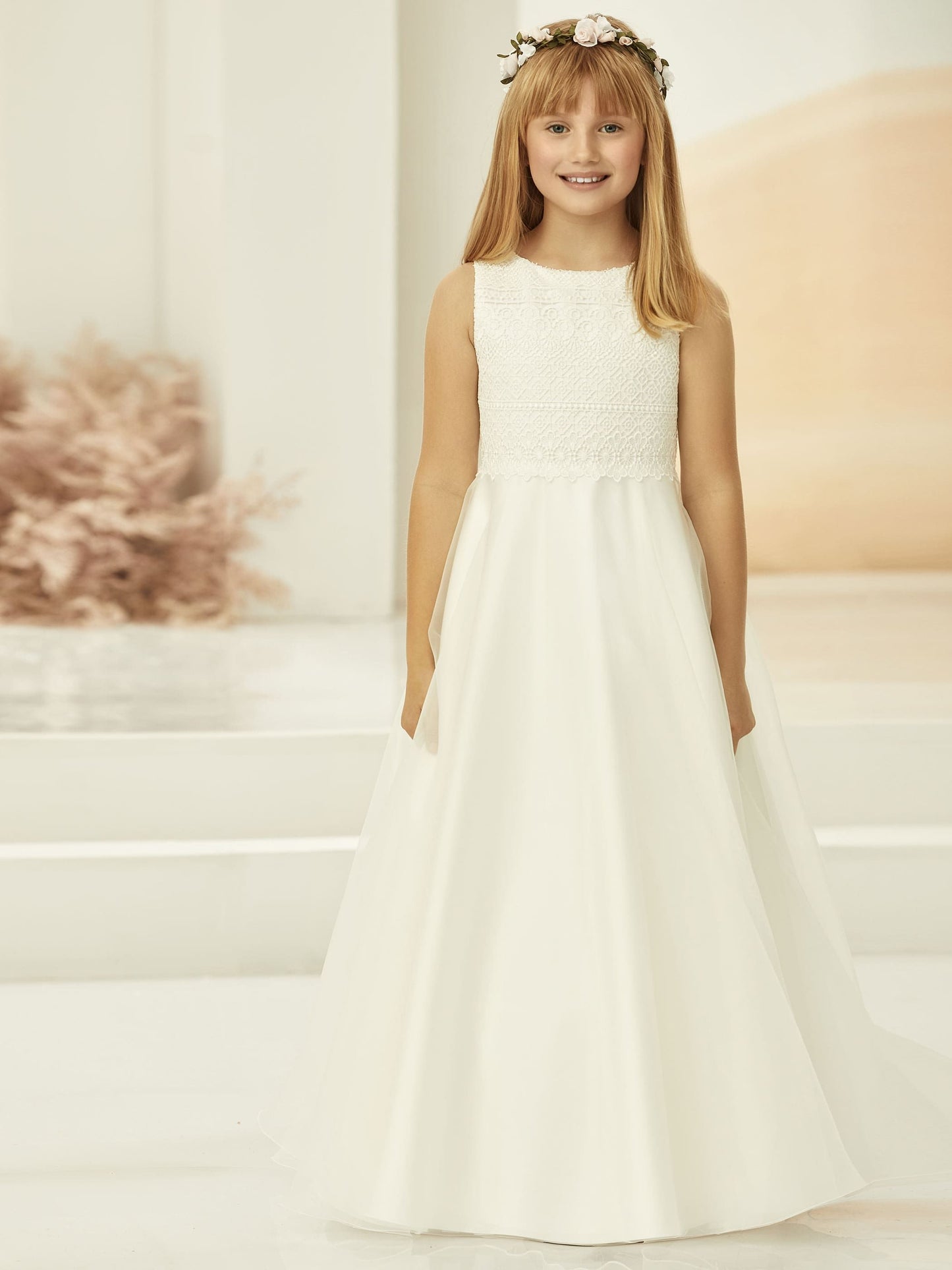 Chloe Style - Ivory Lace First Communion Dress: Elegant Tulle Flower Girl Gown